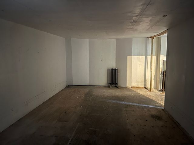 305 Dickinson St, Springfield, MA 01108