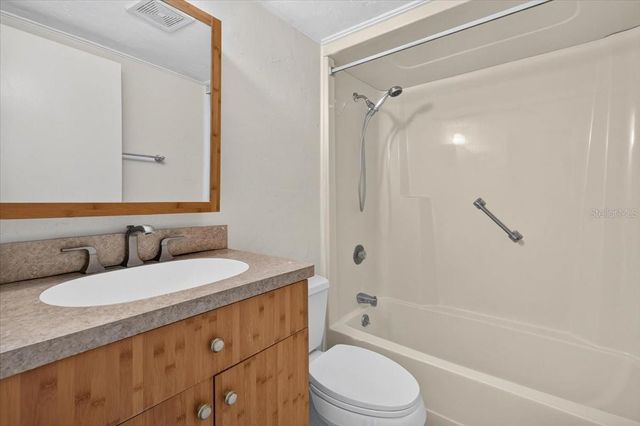 166 CIRCLEWOOD DRIVE 101, Venice, FL 34293