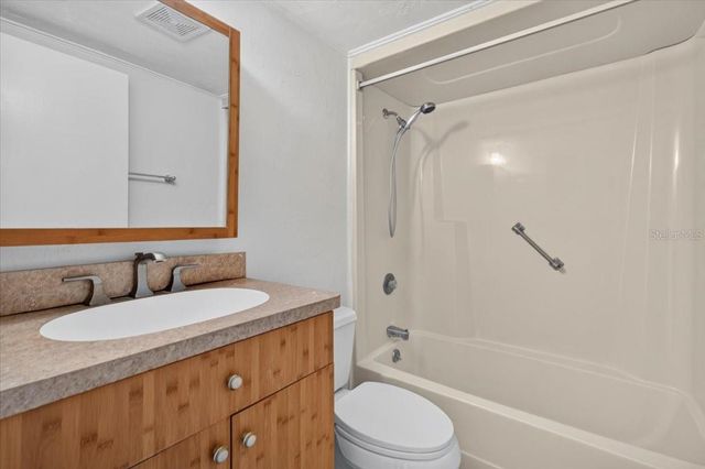 166 CIRCLEWOOD DRIVE 101, Venice, FL 34293