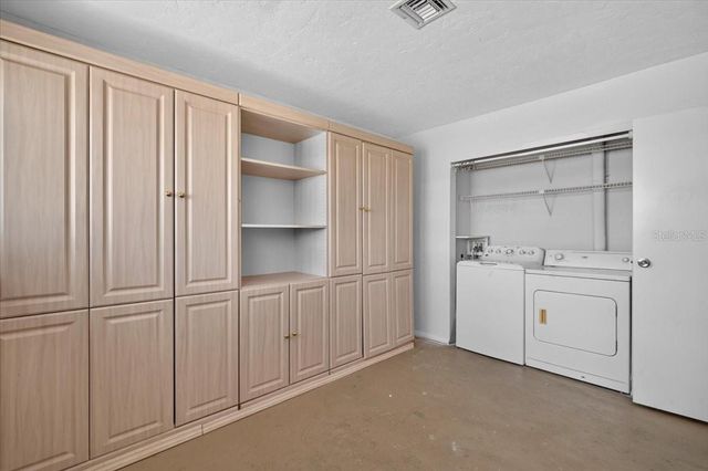 166 CIRCLEWOOD DRIVE 101, Venice, FL 34293