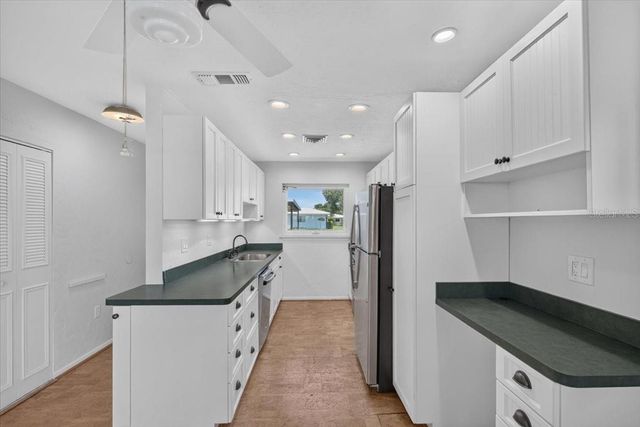 166 CIRCLEWOOD DRIVE 101, Venice, FL 34293