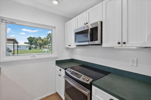 166 CIRCLEWOOD DRIVE 101, Venice, FL 34293
