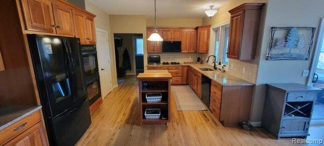 768 Shrewsbury Drive, Clarkston, MI 48348