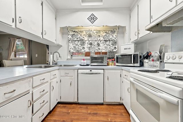 2101 Michelle Drive, Kinston, NC 28504