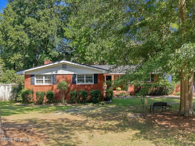 2101 Michelle Drive, Kinston, NC 28504