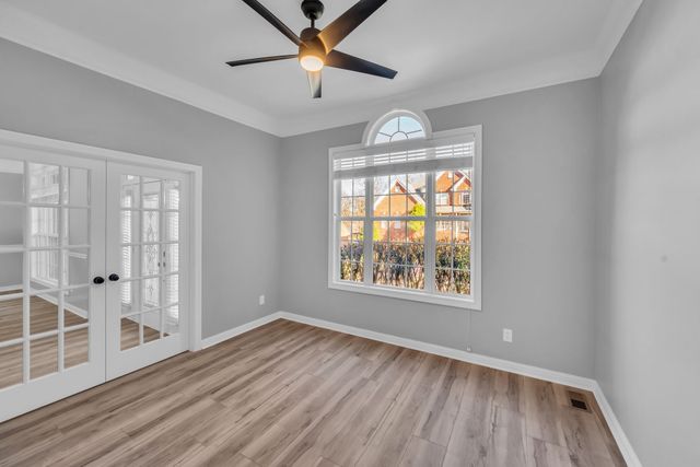 5504 Brookshire Dr, Nashville, TN 37211