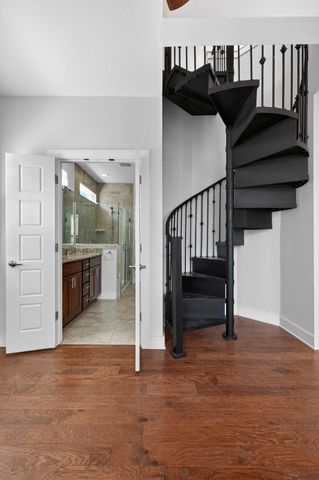 2005 Sager DR 271C, Austin, TX 78741