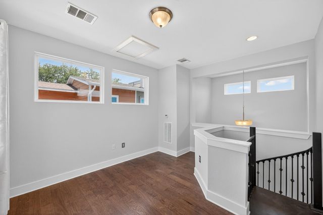 2005 Sager DR 271C, Austin, TX 78741