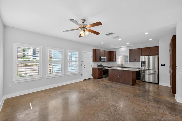2005 Sager DR 271C, Austin, TX 78741