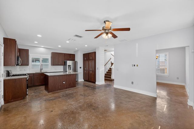 2005 Sager DR 271C, Austin, TX 78741
