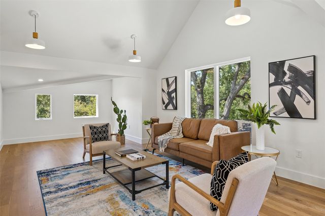 2001 Forest TRL, Austin, TX 78703