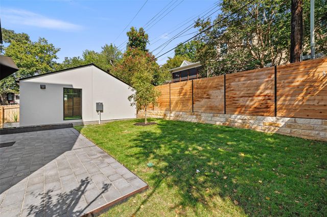 2001 Forest TRL, Austin, TX 78703