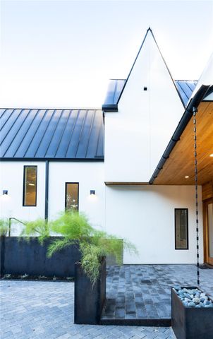 2001 Forest TRL, Austin, TX 78703