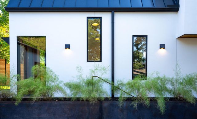 2001 Forest TRL, Austin, TX 78703