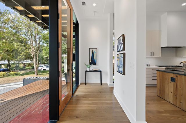 2001 Forest TRL, Austin, TX 78703