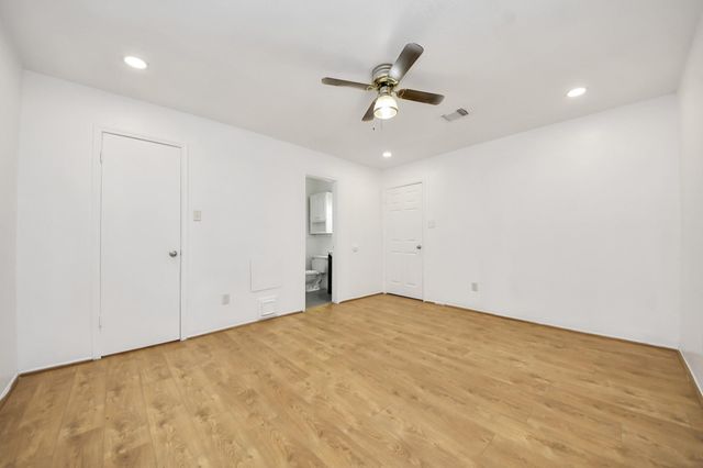 1015 Stoneleigh Court, Tomball, TX 77375