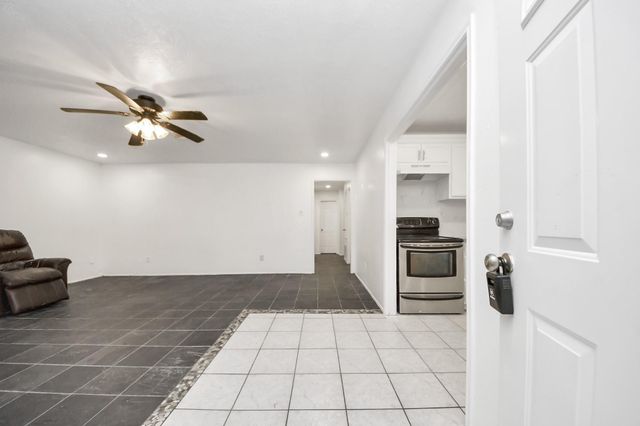 1015 Stoneleigh Court, Tomball, TX 77375