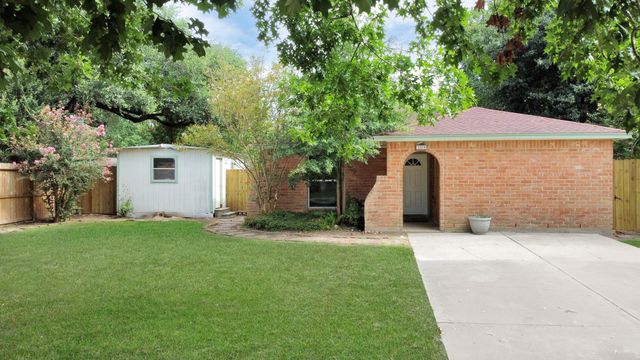 1015 Stoneleigh Court, Tomball, TX 77375