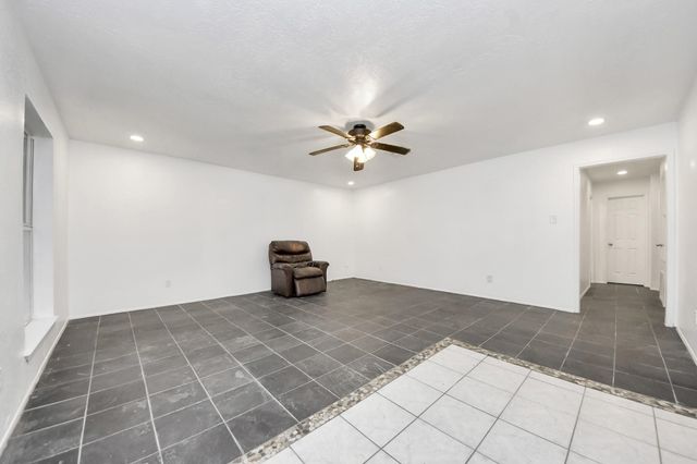 1015 Stoneleigh Court, Tomball, TX 77375