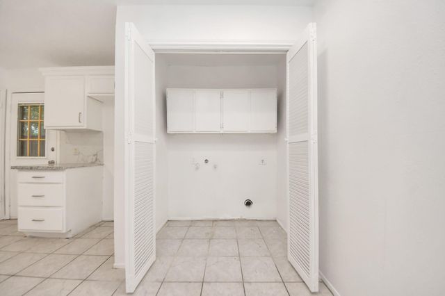 1015 Stoneleigh Court, Tomball, TX 77375