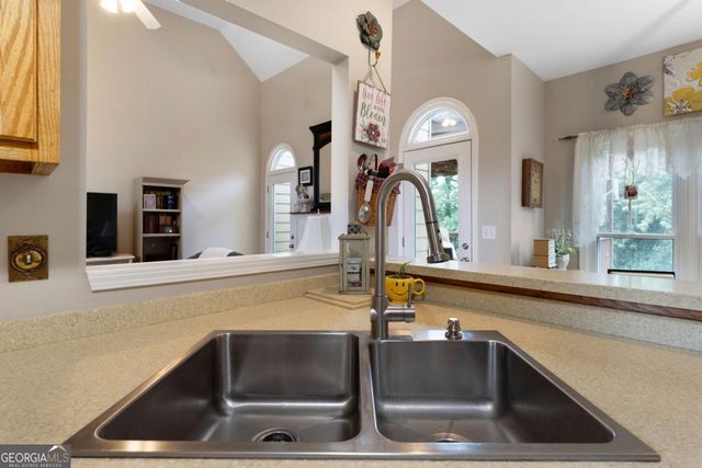 32 Shagbark Drive SW, Cartersville, GA 30120