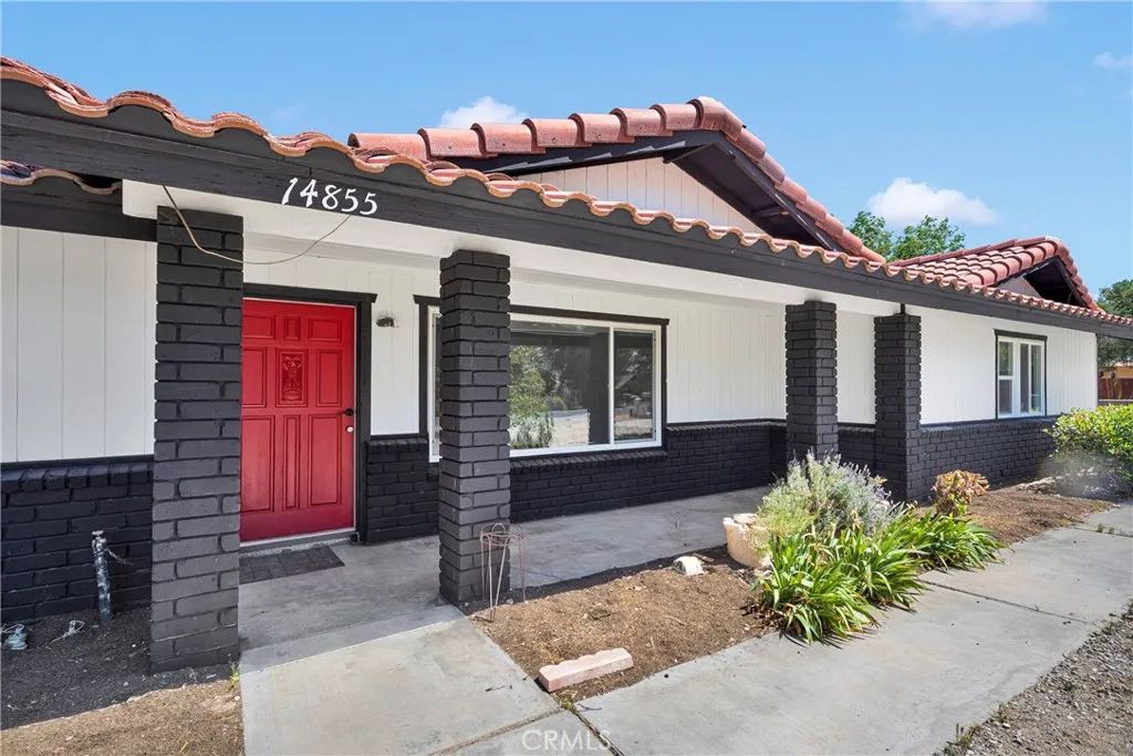14855 Flathead Road, Apple Valley, CA 92307