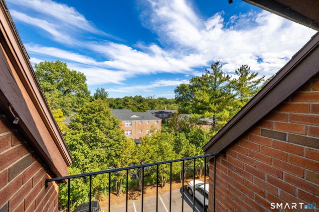 181 Loomis Drive 138, West Hartford, CT 06107