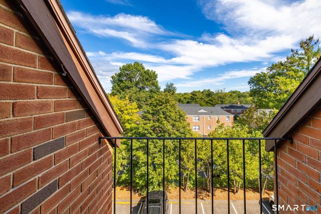 181 Loomis Drive 138, West Hartford, CT 06107