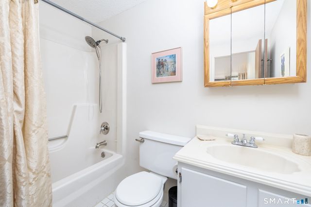 181 Loomis Drive 138, West Hartford, CT 06107