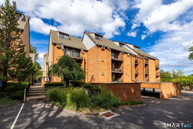 181 Loomis Drive 138, West Hartford, CT 06107