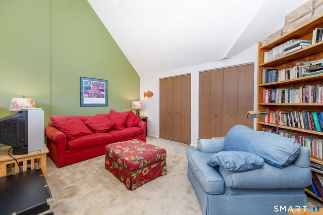 181 Loomis Drive 138, West Hartford, CT 06107