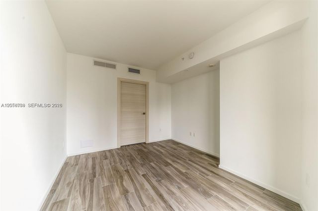 801 S Miami Ave 2302, Miami, FL 33130