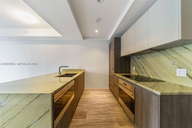 801 S Miami Ave 2302, Miami, FL 33130