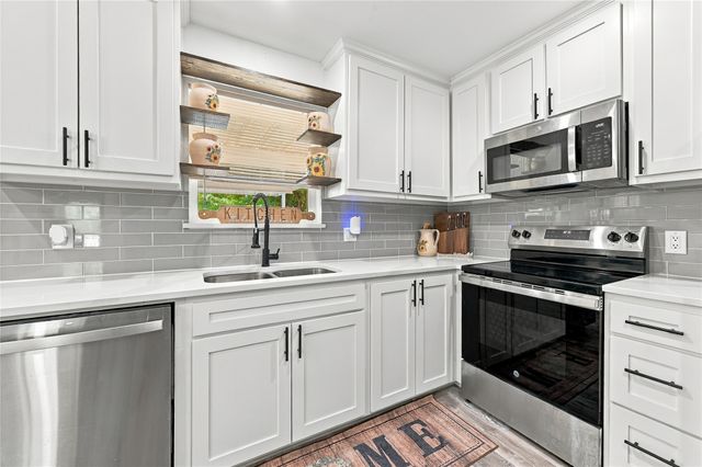 900 N Grand Avenue, Waxahachie, TX 75165