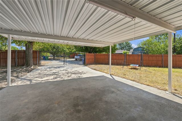 900 N Grand Avenue, Waxahachie, TX 75165