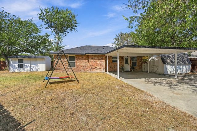 900 N Grand Avenue, Waxahachie, TX 75165