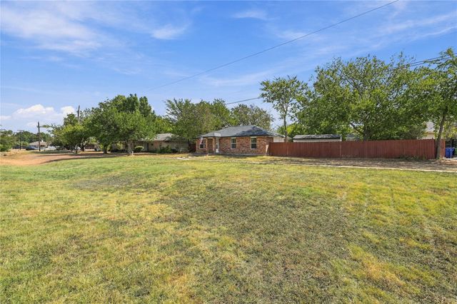 900 N Grand Avenue, Waxahachie, TX 75165