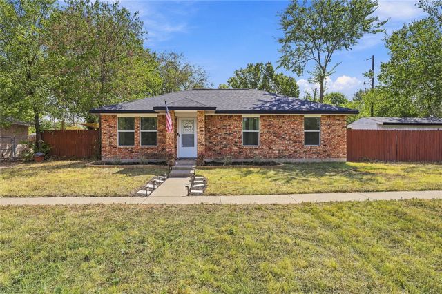 900 N Grand Avenue, Waxahachie, TX 75165