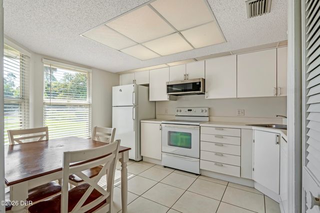 961 S Lakewood Ter Apt C, Port Orange, FL 32127