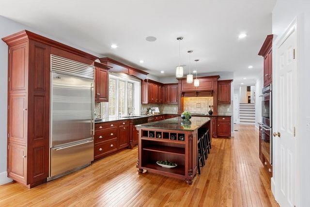 58 Buttrick Ln, Carlisle, MA 01741