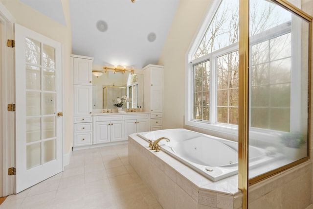 58 Buttrick Ln, Carlisle, MA 01741