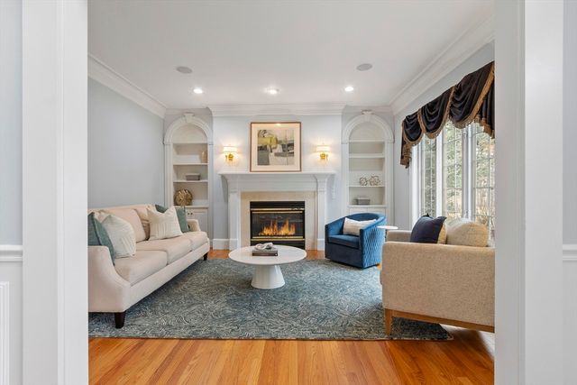 58 Buttrick Ln, Carlisle, MA 01741