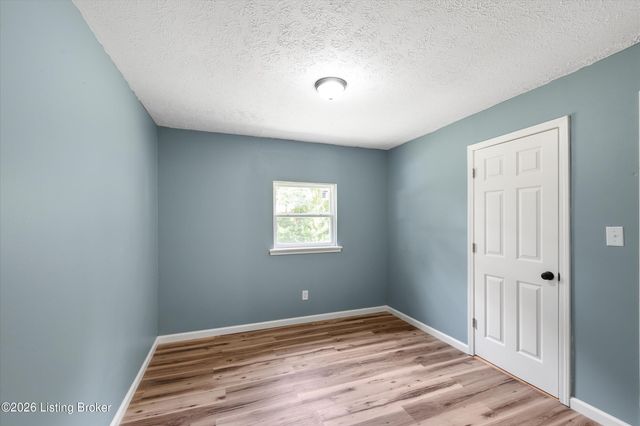 12308 Somerset Dr, Louisville, KY 40229