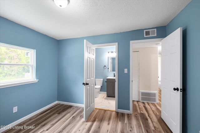 12308 Somerset Dr, Louisville, KY 40229