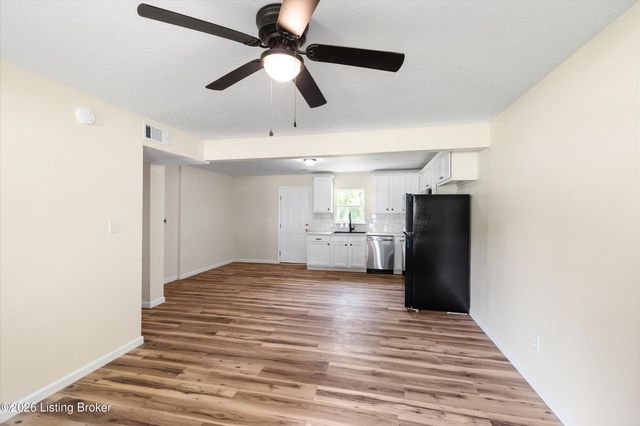 12308 Somerset Dr, Louisville, KY 40229