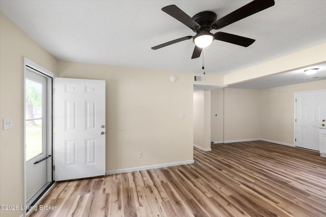 12308 Somerset Dr, Louisville, KY 40229
