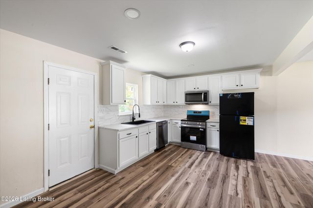 12308 Somerset Dr, Louisville, KY 40229