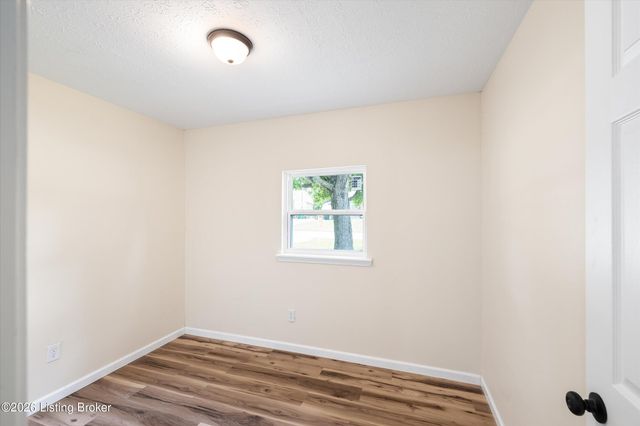 12308 Somerset Dr, Louisville, KY 40229