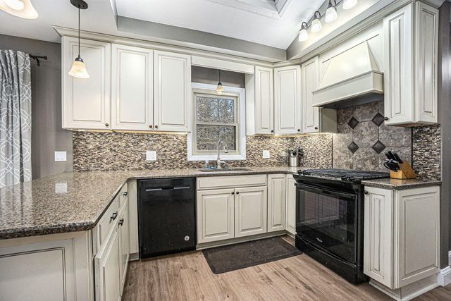 9708 Oakview Drive, Portage City, MI 49024