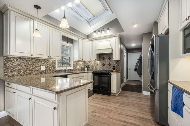 9708 Oakview Drive, Portage City, MI 49024